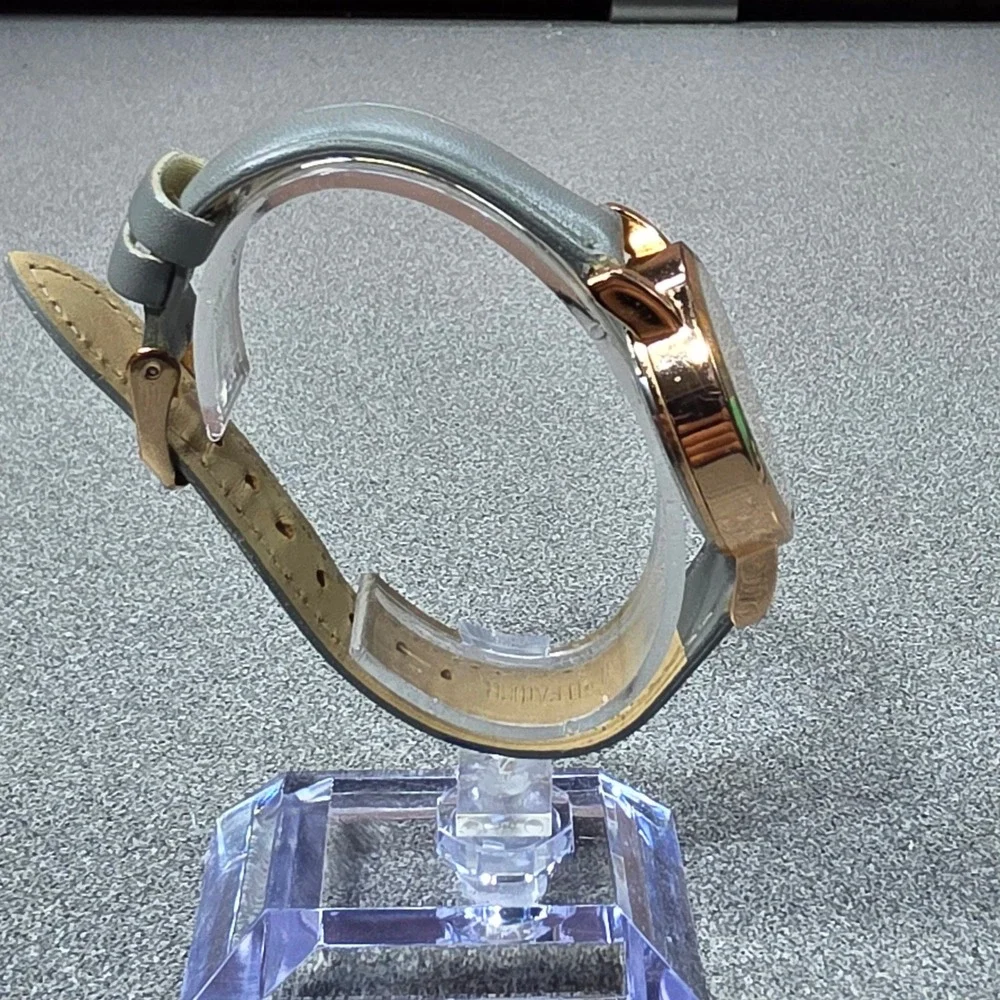 N/A aesthetic everyday wristwatch